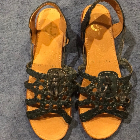 Last Chance before donating-Lucky Blue Moon NWOT Sandals - Picture 2 of 8